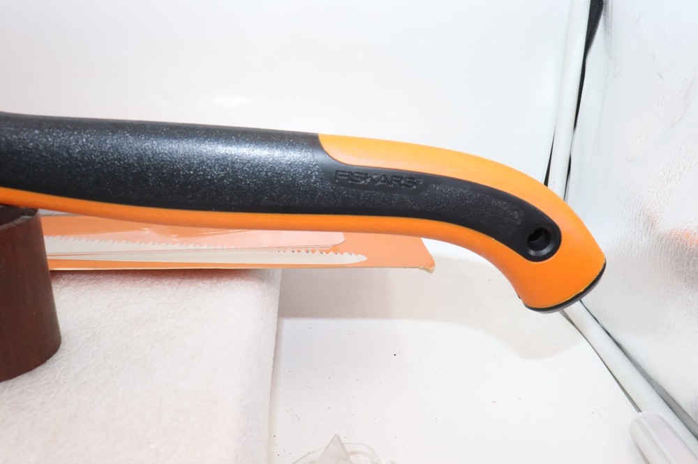 Fiskars 10” Blade Folding/Locking Power Tooth Pruning Saw