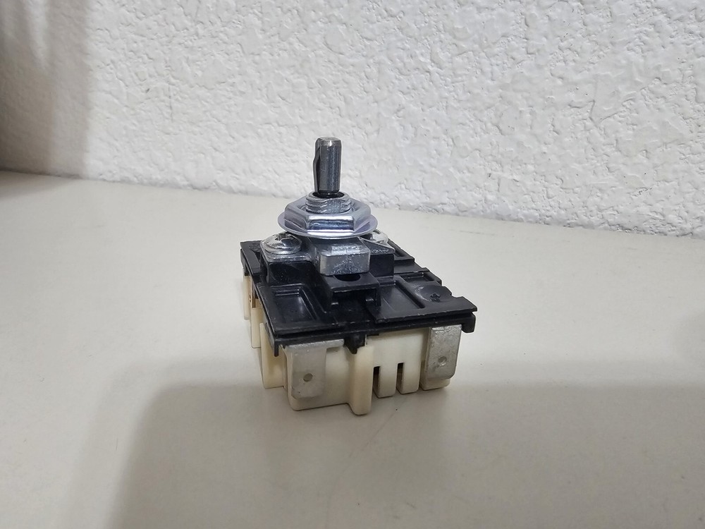 Robertshaw MPA-V636-2-PPM Infinite Switch 208Vac 15A
