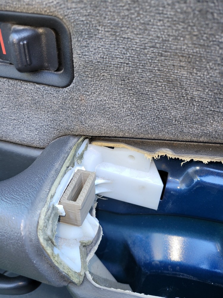 Arm Rest/Switch Panel Clip Repair Drivers side