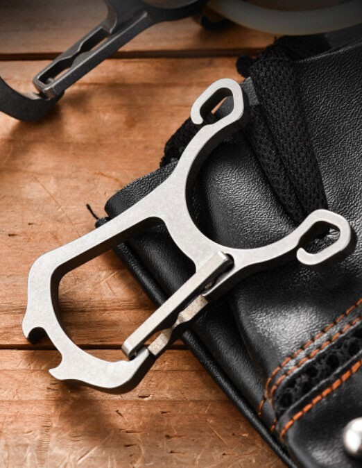 EDC Titanium Alloy Multi Tools Keychain Bottle Opener with Key Ring for Gift