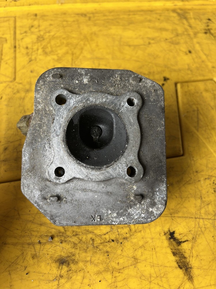 PEUGEOT SPEEDFIGHT 2 ENGINE CYLINDER HEAD OEM