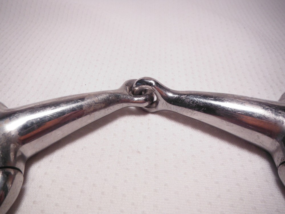 VINTAGE EGGBUTT SNAFFLE BIT ~ VERY LIGHT WEIGHT.