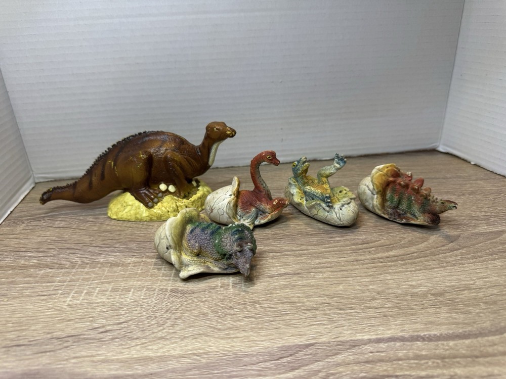 Vintage Dinosaur Hatchlings Lot