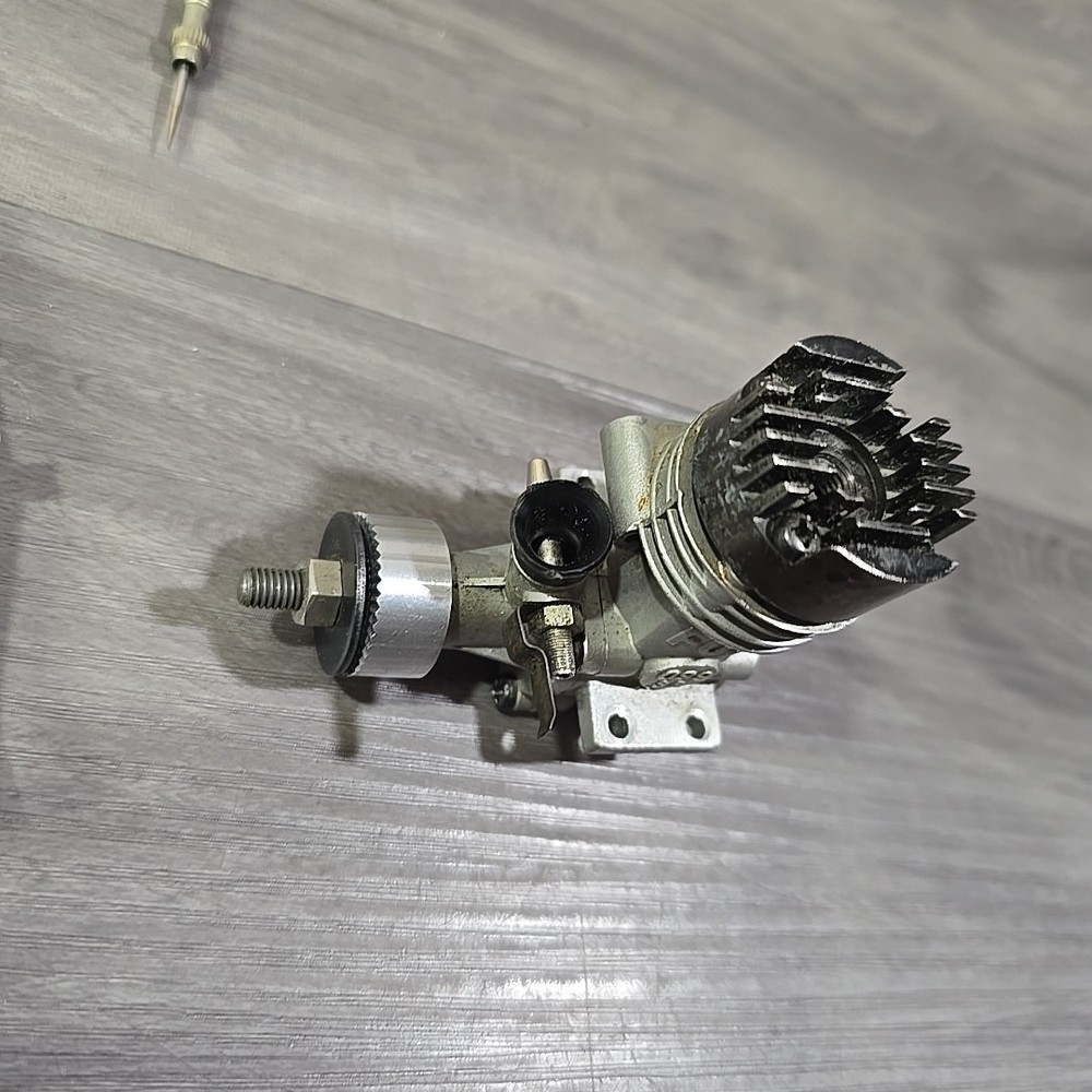 Fuji Model Gas Engine 099sr
