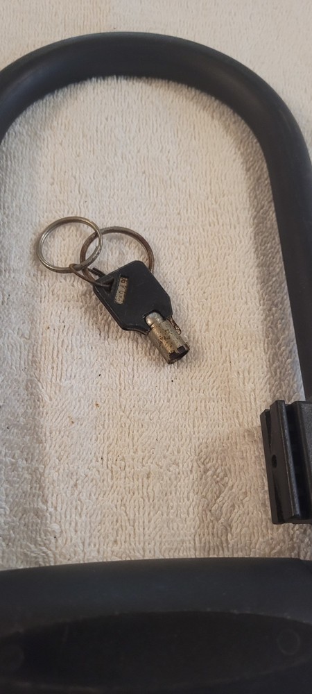 Brinks Large Shackle U-Bar Lock