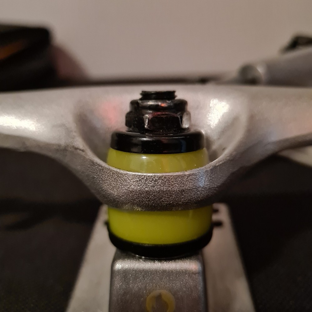 Skateboard Trucks