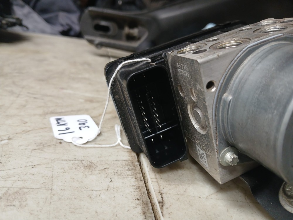 14-16 KTM 390 DUKE ABS PUMP UNIT MODULE