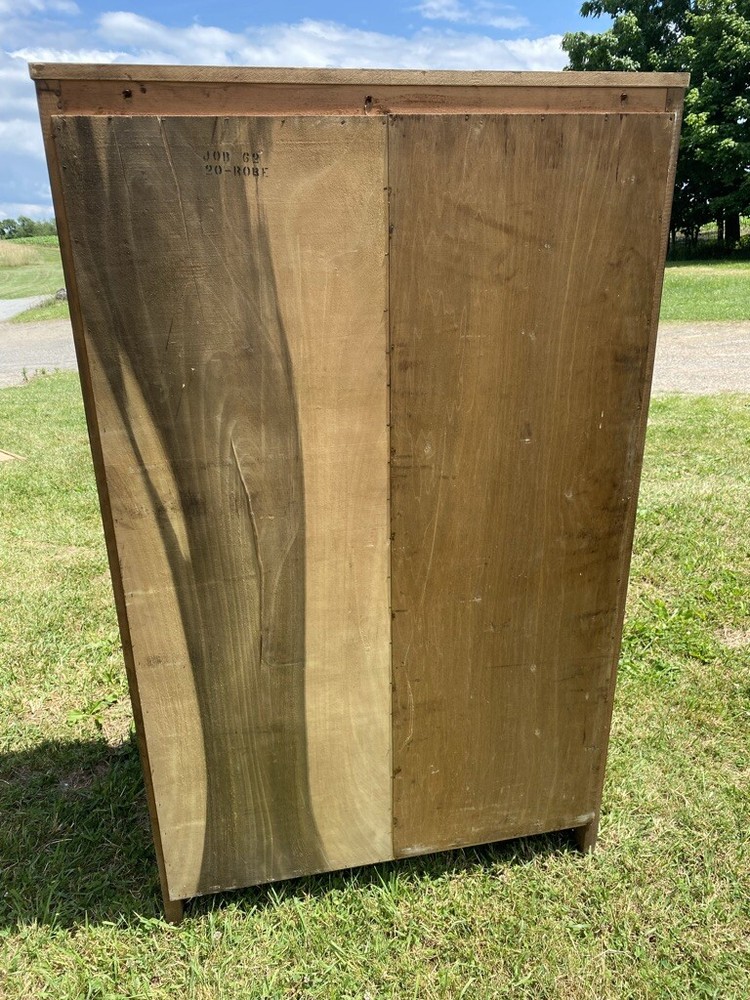 Armoire/Wardrobe