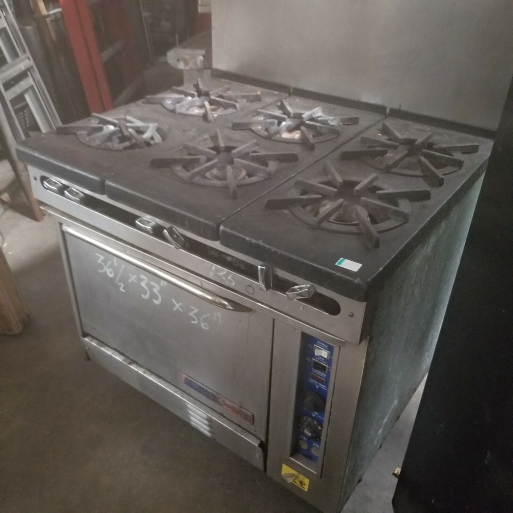 COMMERCIAL RANGE AND CONVENTIONAL OVEN