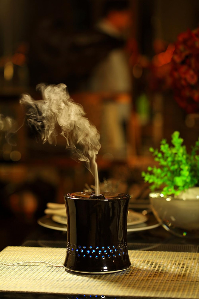 Ultrasonic Aroma Diffuser/Humidifier with Black Ceramic Housing