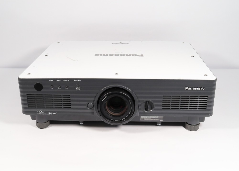 Panasonic PT-D4000 Projector 4000 LUMENS
