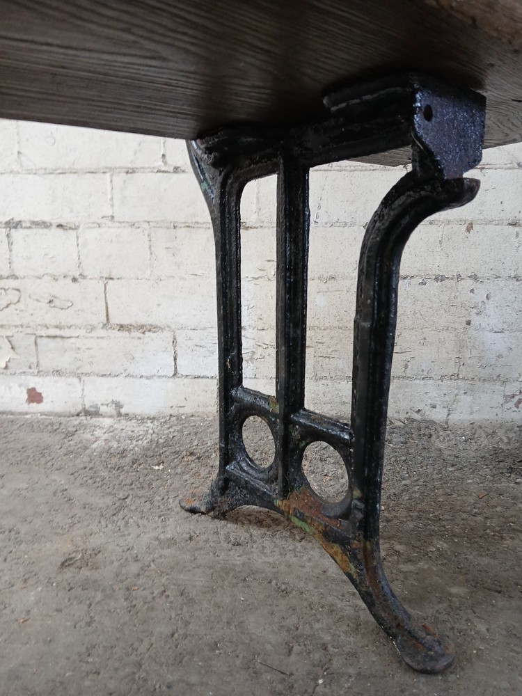 Garden bench with castiron ends