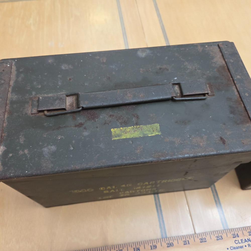 4 Steel Ammo Cans, 2 sizes