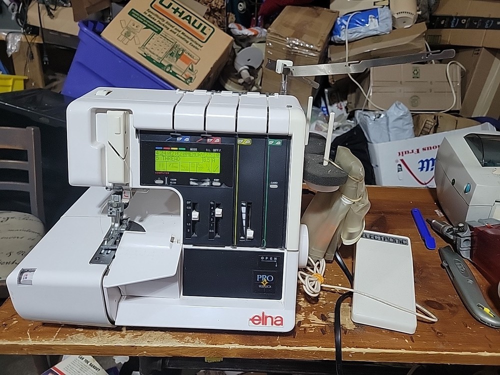 Elna Pro 905 DCX Serger Sewing Machine With Pedal