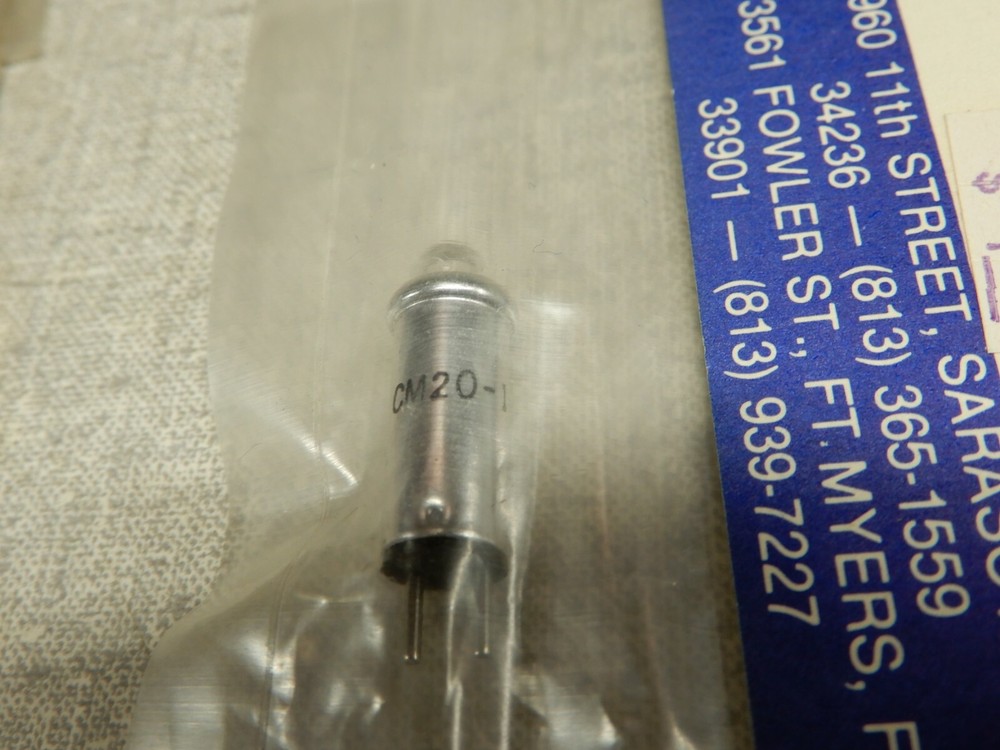 CM20-1 Panel Indicator Lamps Clear Qty 2 NOS Two Pin