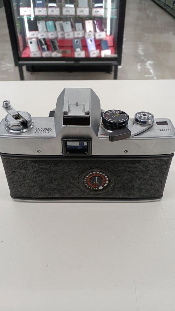 MINOLTA SRT101 SLR camera