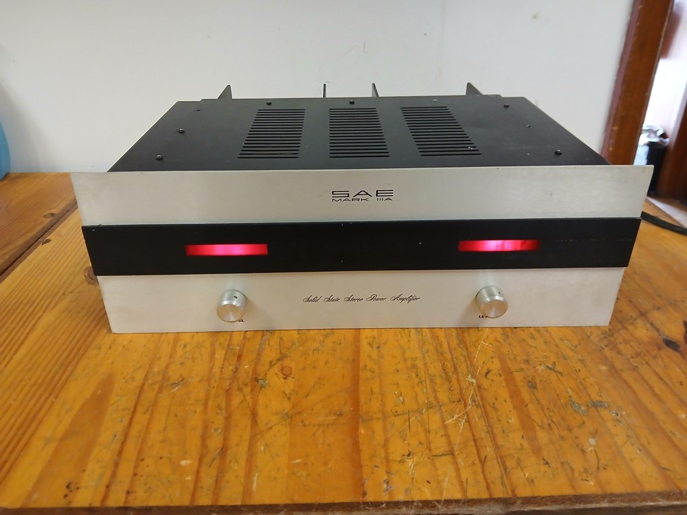 SAE Mark 3 a Stereo Power Amplifier 120 watts Side