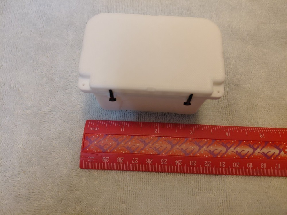 1/10th Scale Yeti Igloo Style Cooler Scale rc/diorama accessory