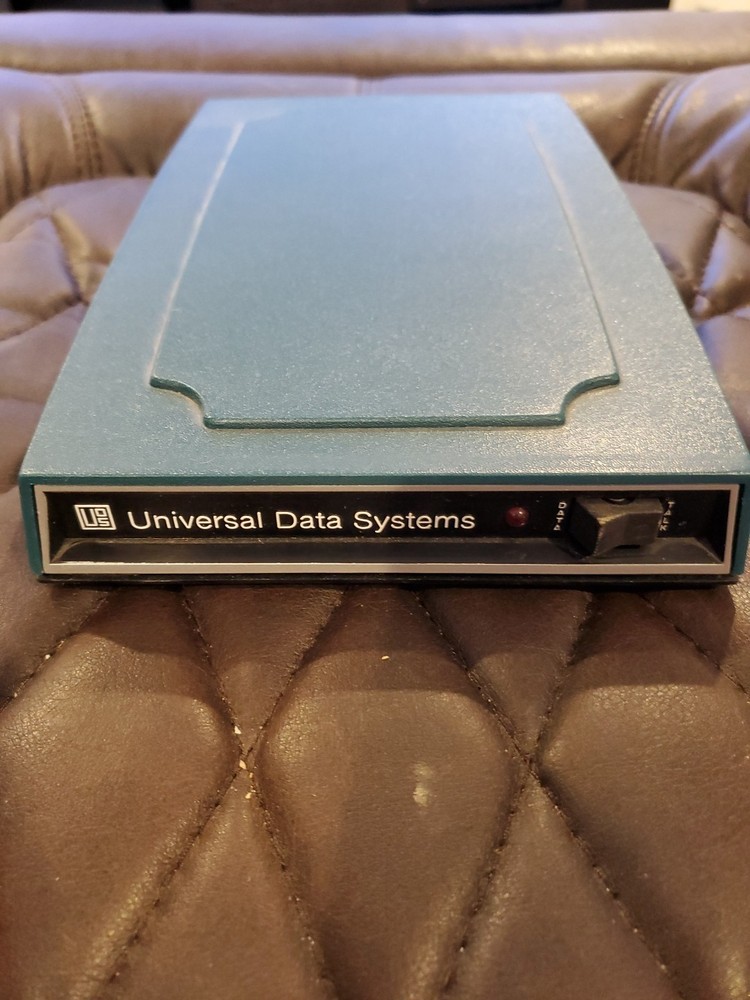 Vintage UDS Universal Data Systems Model 103A/OLP Modem 103LP OA