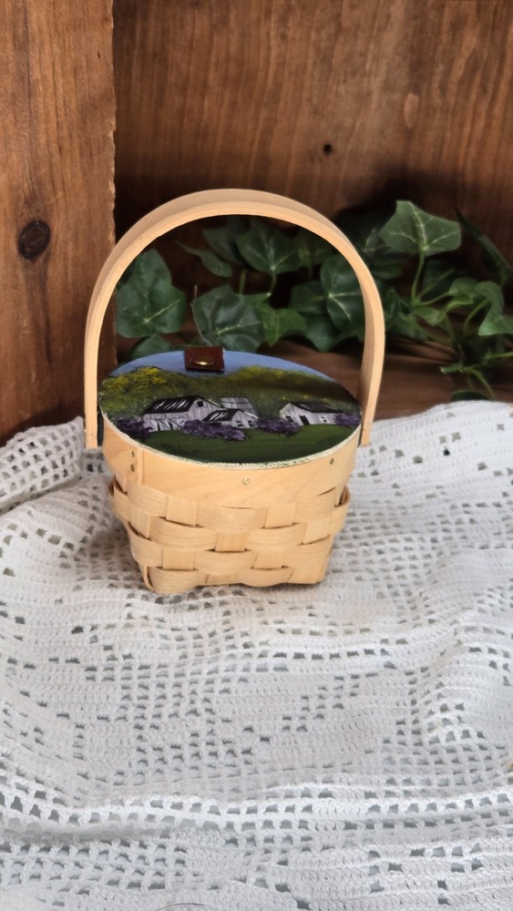 small basket w/ barns (26027) hand painted