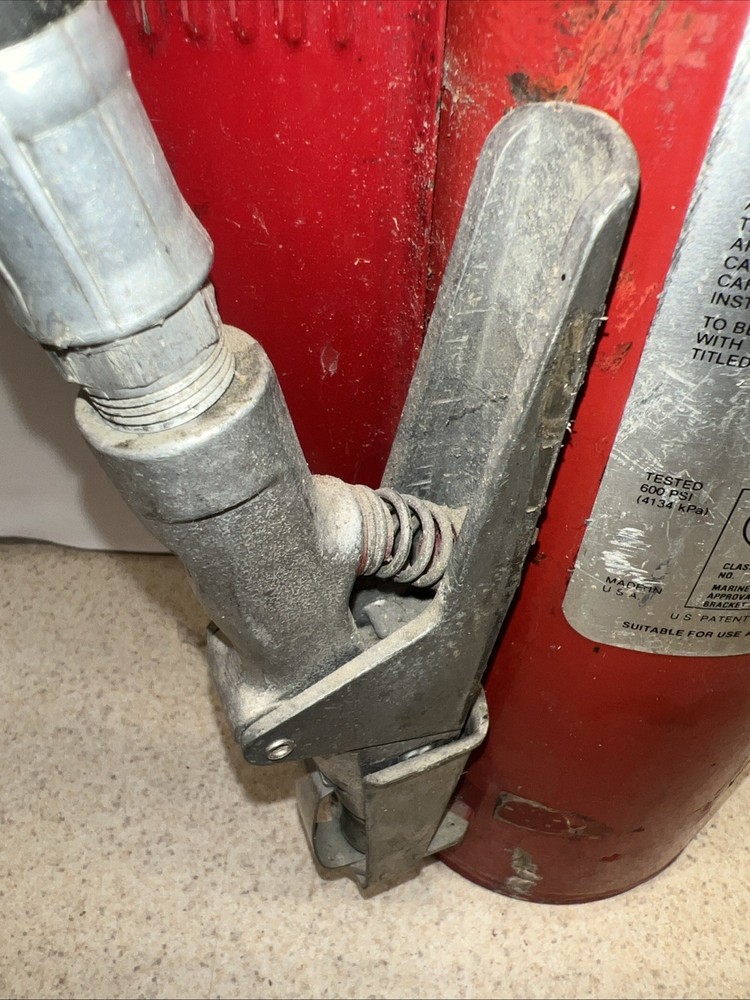 Ansul 10' Cartridge Type Red Fire Extinguisher. Class A B C UNTESTED Model A10E