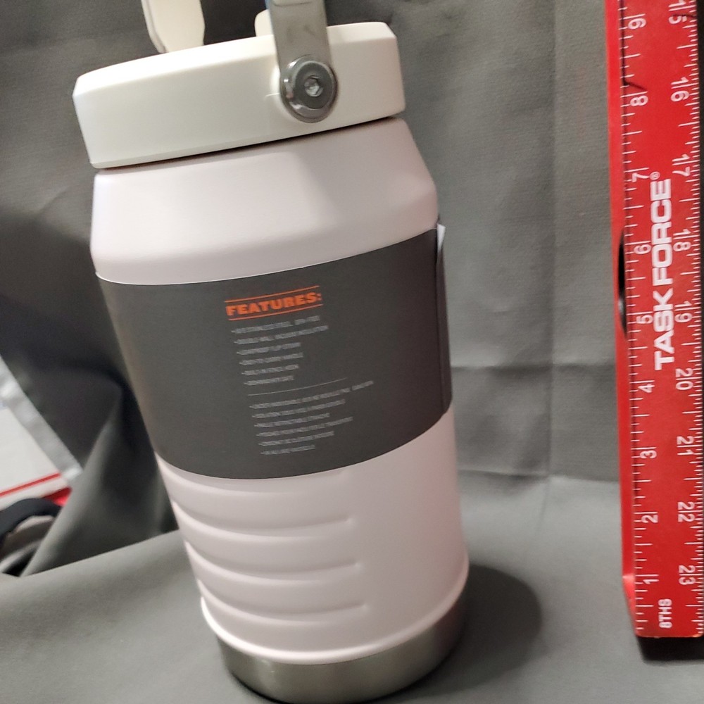 Stanley flip Straw Jug 64 Oz