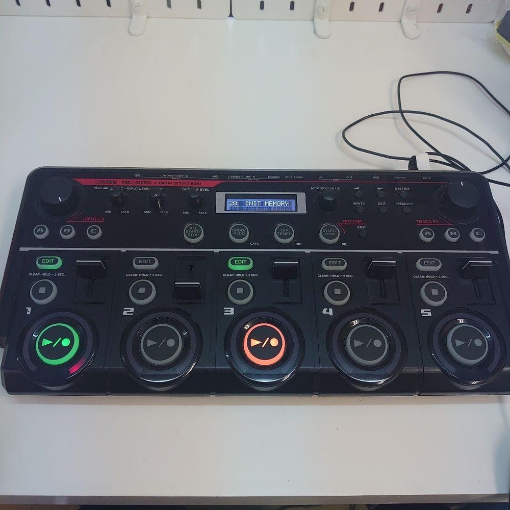 BOSS RC 505 loop station