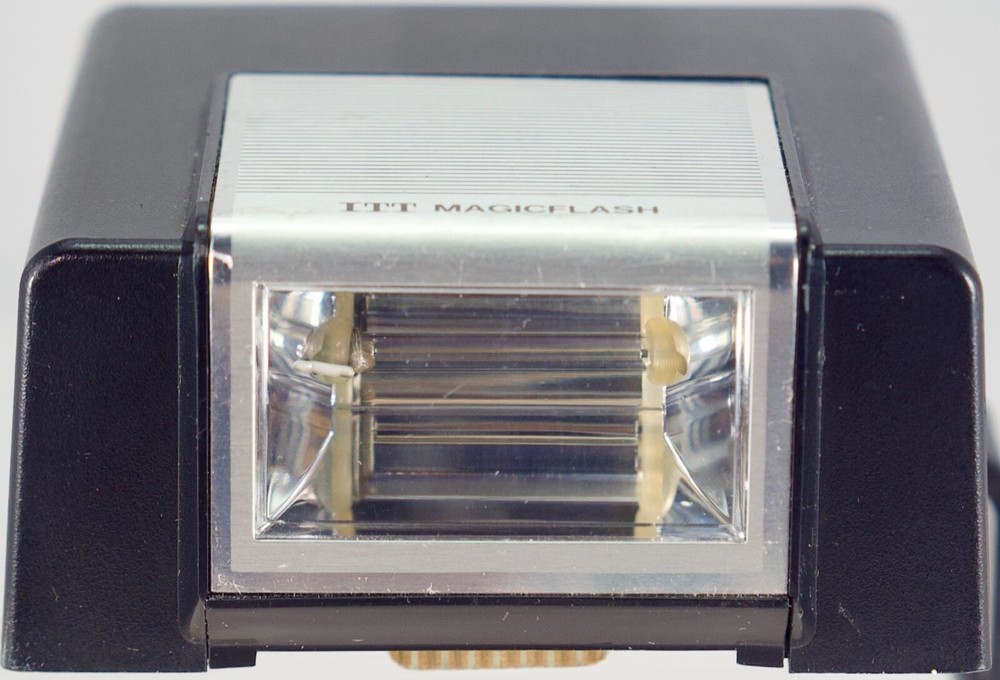 ITT MagicFlash Electronic Flash EF-211 Polaroid One Step & Pronto Cameras