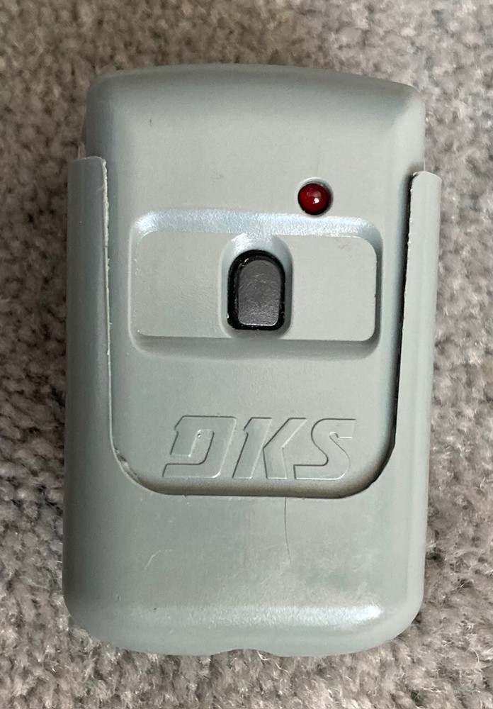 DKS DoorKing Microclik 8066 LSD66T One Button Transmitter Remote Control & Clip
