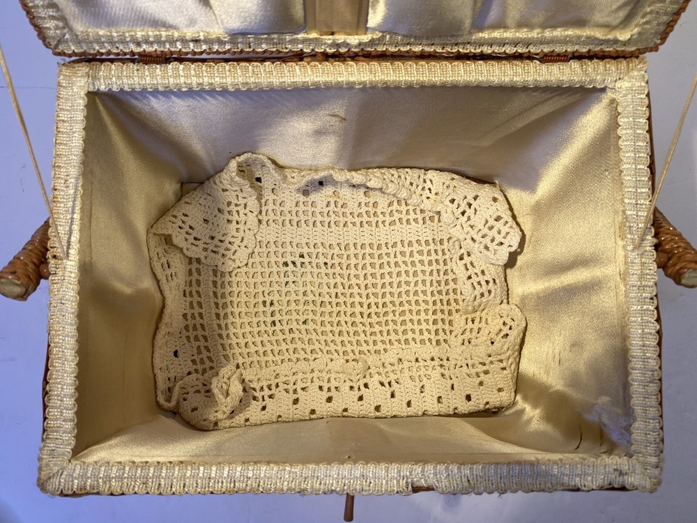 Large Wicker Sewing Basket Notions Keepsake Kit