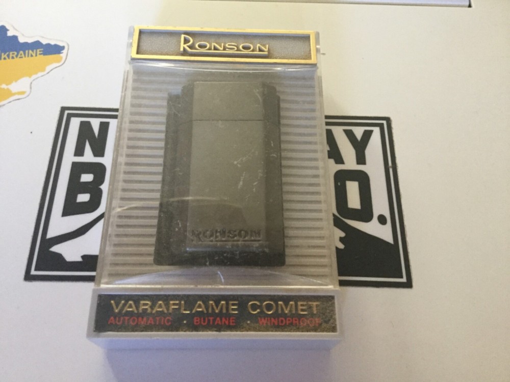 Vintage Ronson Varaflame Comet Windproof Lighter In Original Case