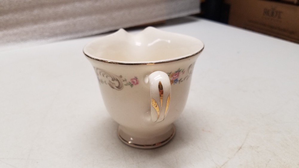 Vintage 1 Cup China Cream Container (M)