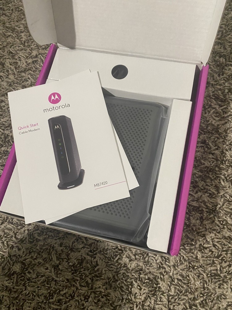 MOTOROLA 16 X 4 Cable MODEM White MODEL Open Box NEW