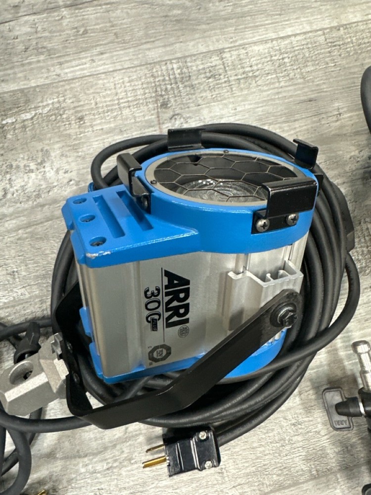 ARRI 300 PLUS (B06002656)