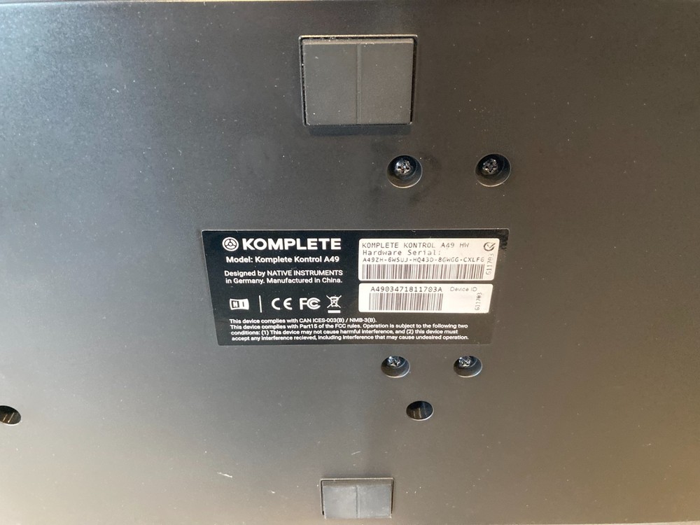 KOMPLETE KONTROL A49 MIDI CONTROLLER