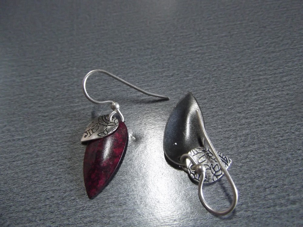 1 Pair Old 1"in Maroon/Silver Teardrop Dangler