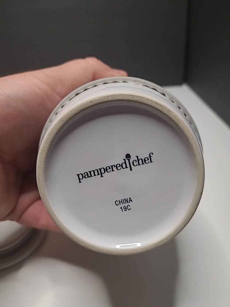 PAMPERED CHEF Ceramic Egg Cooker