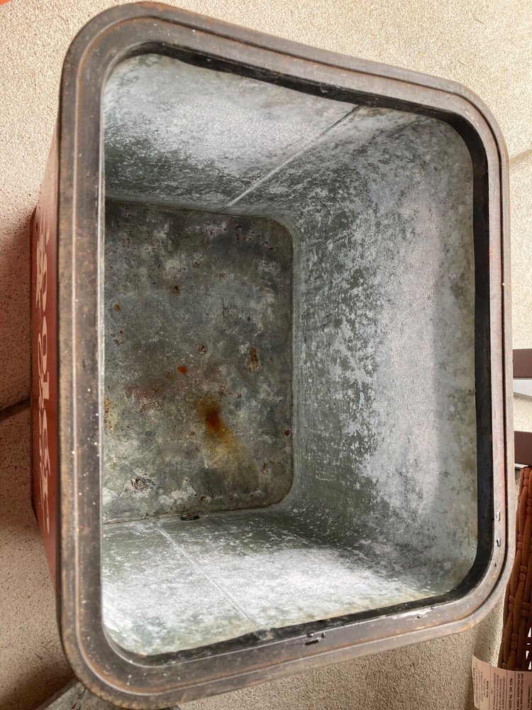 Vintage Eskimo original coole'r chest