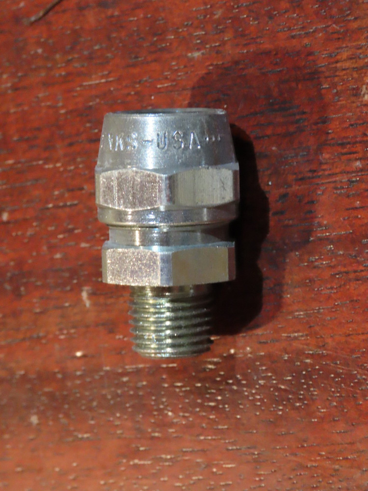 Binks 9/32 ID Hose Connection, Spray Paint Fitting