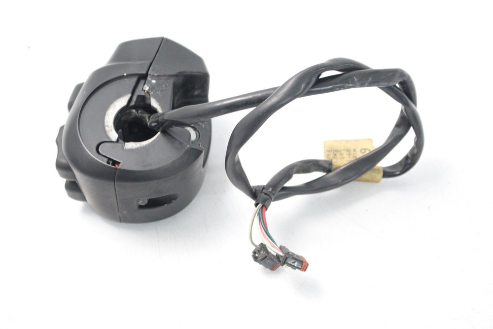 17 Harley Electra Glide Police FLHTP Right Control Switch