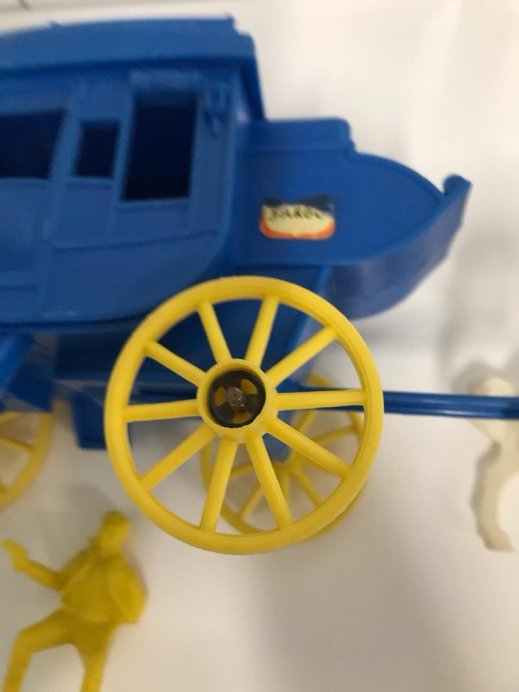 Fargo Vintage Horse And Couch Plastic