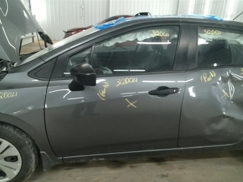 VERSA 2021 High Mounted Stop Light 104569097