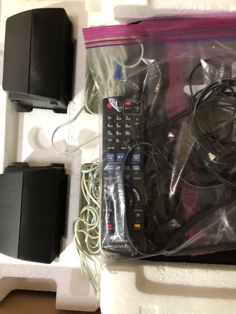 Panasonic SC-BT 300 Blu-Ray Disc Theater - Untested