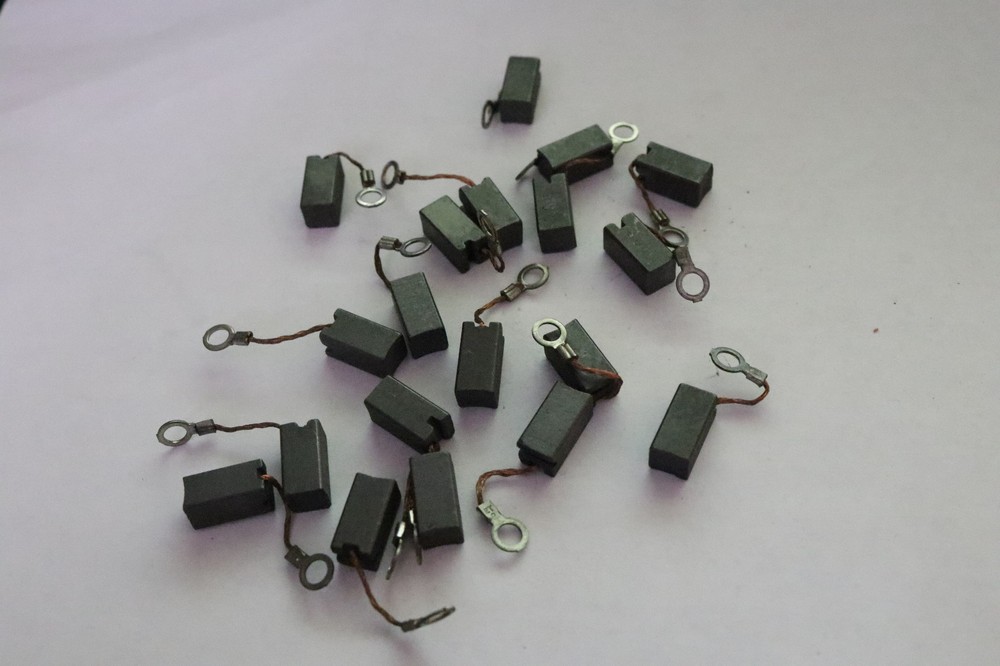 Porter-Cable Replacement Brush 690741