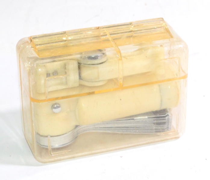 LEITZ CHICO Flashgun Camera Flash in Case. GERMANY