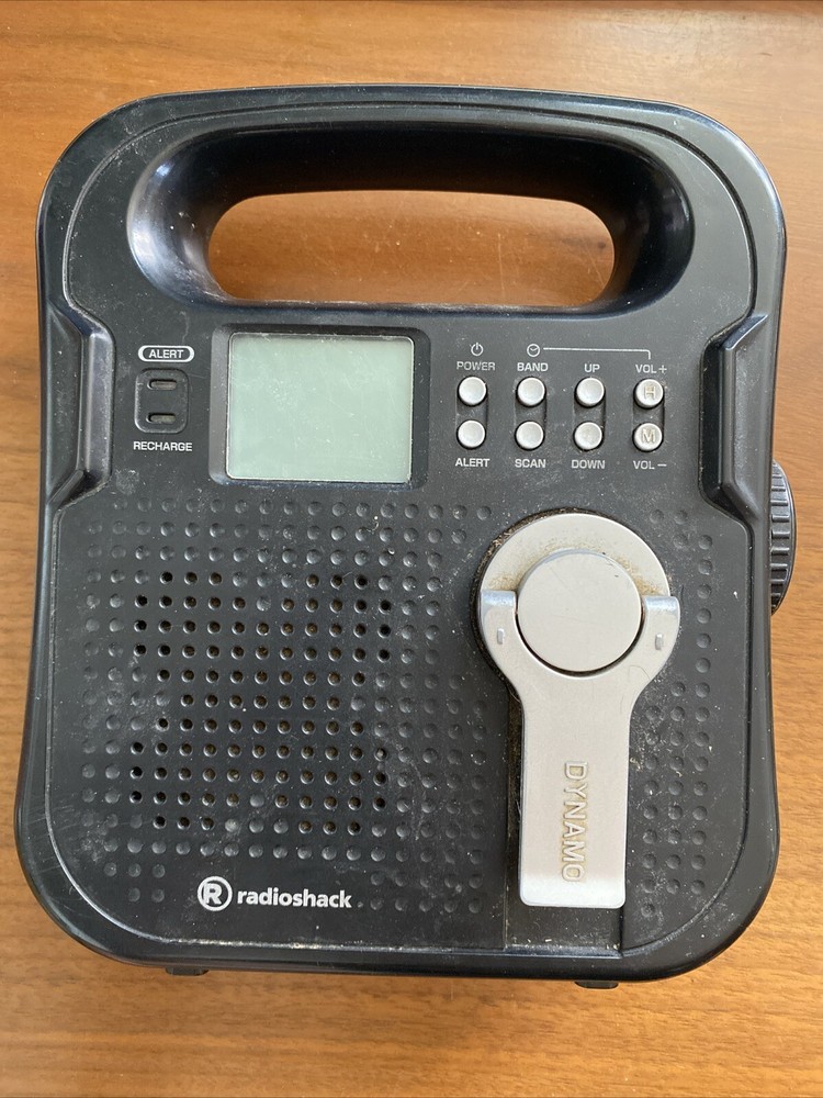 Radio Shack Dynamo Radio Windup Flashlight
