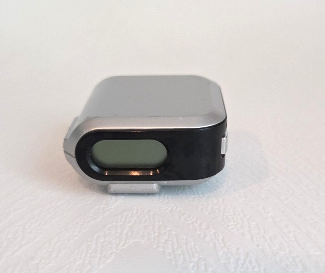 NIB DIGI0091 Projection Clock Pedometer in Silver and Black