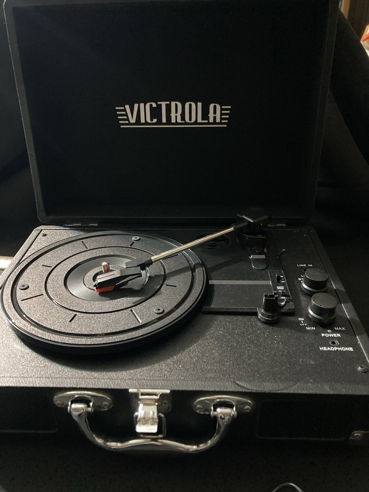 Victrola 2017 Portable Bluetooth Turntable Suitcase