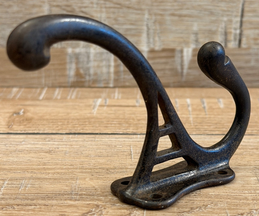 ANTIQUE IRON HAT COAT HOOK