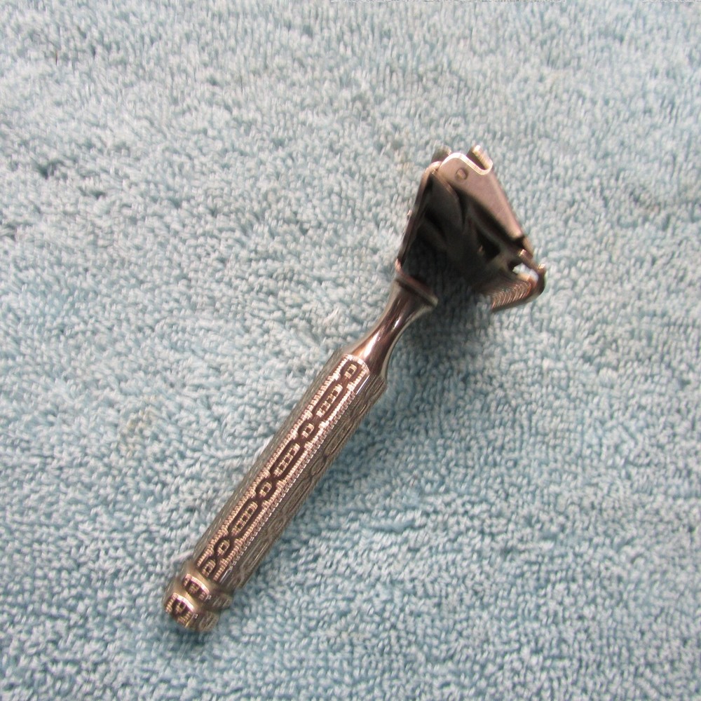 Gem Micromatic Razor W. Bakelite Case